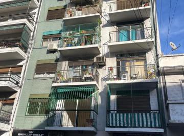 Departamento · 53m² · 3 Ambientes · Departamento en Alquiler, de 3 Ambientes, Al Frente, 1° Piso.
