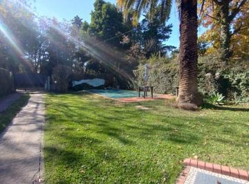 Casa · 120m² · 2 Ambientes · 11 Cocheras · Casa en Parque Leloir