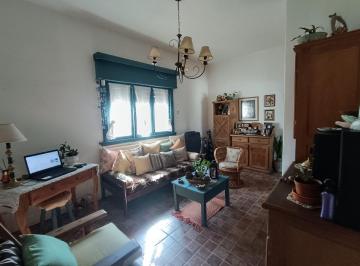 Amplio living con estufa de tiro balanceado · ¡Oportunidad en Burzaco! Casa con Jardín, Patio y Posib Cochera