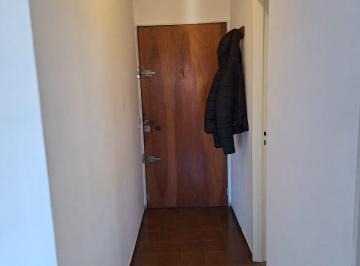 Departamento de 2 ambientes, Villa Urquiza · Alquiler de Hermoso 2 Amb. Al Frente C/balcon