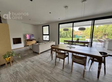 Casa · 220m² · 6 Ambientes · Venta, Moderna Casa en Barrio Los Potrillos. Pilar