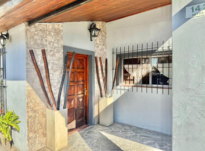 Casa · 90m² · 5 Ambientes · 2 Cocheras