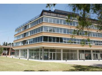 Oficina comercial · 600m² · 4 Cocheras · Alquiler de Oficina 600 m² un Piso Dentro del Módulo 2 Pque. Industrial de Buen Ayre.
