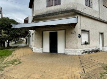 Casa · 165m² · 5 Ambientes · 1 Cochera · Casa en Jujuy 403, Villa Luzuriaga