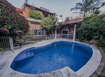 Casa · 207m² · 10 Ambientes · 2 Cocheras · Casa en Villa Raffo