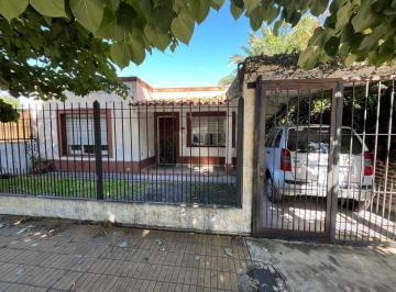 Casa · 128m² · 4 Ambientes · 1 Cochera · Casa Venta 2 Habitaciones Patio y Galpón