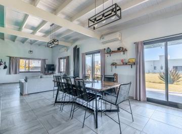 Casa · 141m² · 4 Ambientes · 2 Cocheras · Venta Casa 4 Amb - San Lucas - Canning