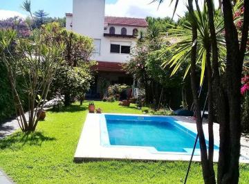Casa · 339m² · 5 Ambientes · 2 Cocheras · Venta Casa 5 Amb Lote Prop Quincho Pileta Florida