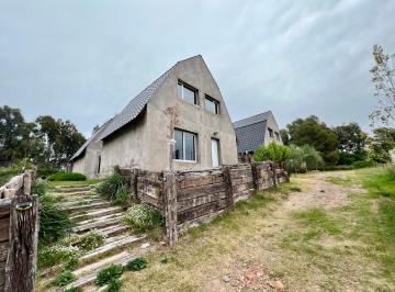 Casa de 6 ambientes, Pehuen-có · Complejo de Cabañas en Venta