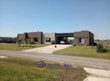Casa · 170m² · 5 Ambientes · 2 Cocheras · Casa en Venta Y/o Alquiler Comarcas de Lujan, Barrio San Roque