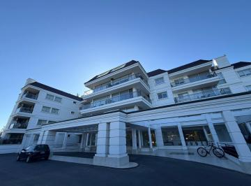 Departamento · 138m² · 5 Ambientes · 2 Cocheras · Venta - Departamento de Tres Dorm., Cochera y Balcón en Condominio Fisherton Golf, Rosario
