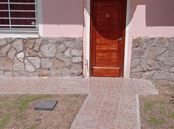 Departamento de 2 ambientes, Mar de Ajó · Departamento en Pleno Centro de Mar de Ajo en Planta Baja con Jardin y Parrilla