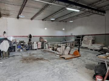 Bodega-Galpón · 113m² · Deposito Tablada Cocina Baño Cocheras Permuta Dptos en Mataderos