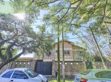 Casa · 119ha · 4 Ambientes · 1 Cochera · Venta - Chalet 4 Ambientes con Cochera y Jardín en Don Torcuato