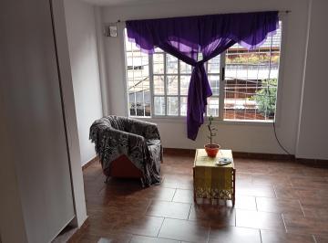 Departamento de 2 ambientes, Tres de Febrero · Venta Amplio 2 Ambientes y Medio - Posibilidad de 3 Ambientes! - Centro de Caseros