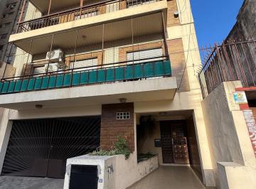 Departamento de 2 ambientes, Lanús · En Alquiler Dpto Semipiso 2 Amb con Amplio Balcion en Lanus