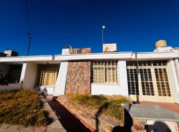 Casa de 3 ambientes, Godoy Cruz · Casa Alquiler Batalla del Pilar 3 Dorm - 2 Baños - Escritorio - Cochera
