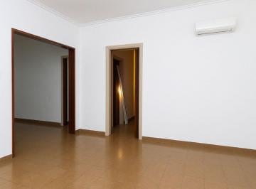 Casa · 136m² · 5 Ambientes · Casa con Lote Propio en Versalles