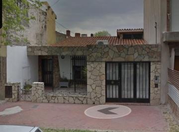 Casa de 8 ambientes, Rosario · Vendo Vivienda 3 Dorm. a Reciclar San Luis Nº 5575