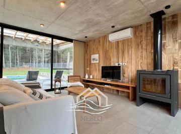 Casa · 140m² · 4 Ambientes · 2 Cocheras · Casa en Venta en Costa Esmeralda