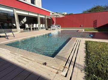 Casa · 330m² · 5 Ambientes · 3 Cocheras · La Casa de Tus Sueños Se Hizo Realidad!