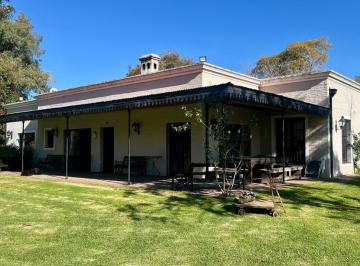 Quinta vacacional · 315m² · 9 Ambientes · Chacra de Polo en Lujan 9 Has con Caballerizas