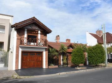 Casa · 280m² · 5 Ambientes · 2 Cocheras · Chalet 5 Ambientes Venta Ramos Mejia Don Bosco