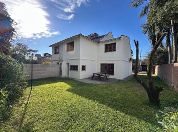 Casa · 100m² · 4 Ambientes · 2 Cocheras · Casa en Alquiler en Bella Vista