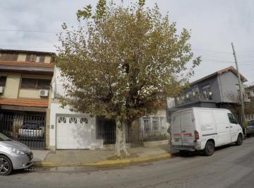 Casa · 170m² · 4 Ambientes · 1 Cochera · Chalet 4 Ambientes Venta Ramos Mejia
