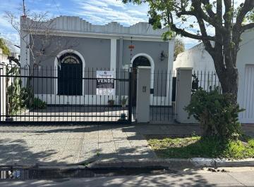 Casa de 4 ambientes, Quilmes · Casa en Barrio Parque.