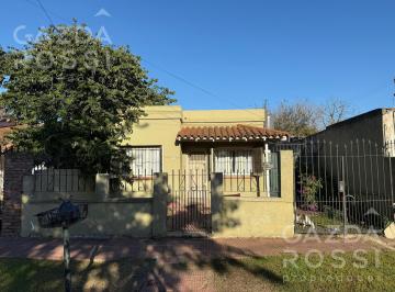 Casa · 150m² · 3 Ambientes · Casa en Venta en Adrogue