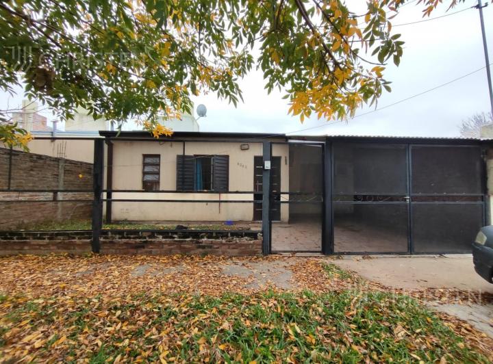 Casa · 70m² · 5 Ambientes · 1 Cochera