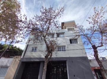 Departamento · 88m² · 3 Ambientes · Departamento en Venta de 3 Ambientes con Patio en Arroyito