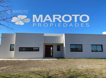 Casa · 180m² · 5 Ambientes · Casa en Alquiler en Barrio El Canton Golf - Maroto Propiedades