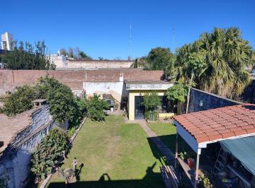 Casa · 141m² · 5 Ambientes · 1 Cochera · Casa de 3 Dorm. con Patio en Venta - Jorge Cura