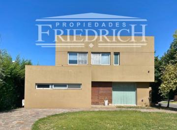 Casa · 200m² · 5 Ambientes · 5 Cocheras · Casa en Venta Haras Maria Elena