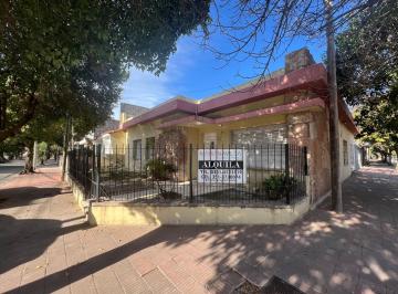 Casa de 8 ambientes, Córdoba · Alquiler 3 Dorm. Barrio Maipú Calle Murcia 1856 Esquina Santander