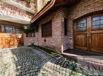 Casa · 505m² · 7 Ambientes · 4 Cocheras · Venta Casa de 7 Ambientes en Lomas de Zamora Oeste. Construcción de Categoría