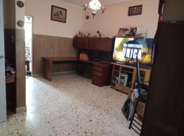 PH de 3 ambientes, La Matanza · Casa en PH Planta Baja Al Frente con Fondo Libre - Oportunidad