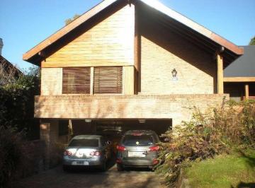 Casa de 4 ambientes, San Isidro · Casa en Venta en Santa Rita Sobre Calcagno con Excelente Lote