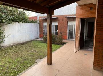 Casa · 100m² · 4 Ambientes · 2 Cocheras · Casa 4 Ambientes con Garage y Patio con Parrilla