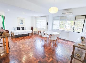 Departamento · 52m² · 2 Ambientes · Cómodo 2 Amb con Amplio Living en El Corazón de San Telmo