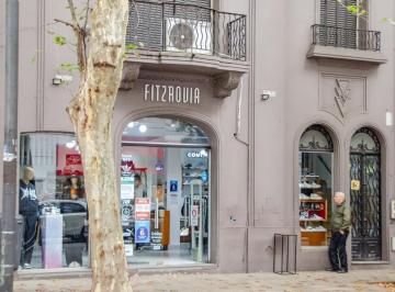 Local comercial · 322m² · 1 Ambiente · Oportunidad en Venta! Local con Renta en Caballito. Petit Hotel