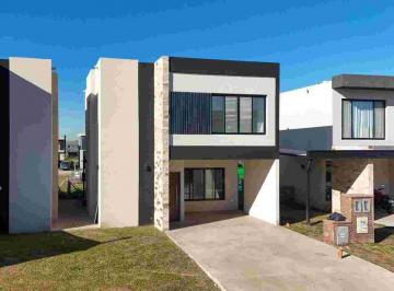 Casa · 110m² · 4 Ambientes · Casa 4 Ambientes en Alquiler El Aljibe Pilar