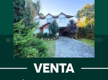Casa · 131m² · 5 Ambientes · 1 Cochera · Casa en Venta en La Martona, Cañuelas, Resto de La Provincia