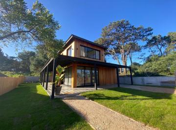 Casa · 383m² · 3 Ambientes · 1 Cochera · Casa en Bikini