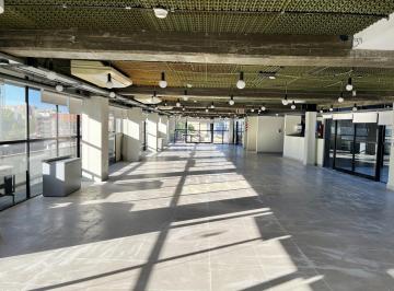 Oficina comercial · 287m² · 1 Cochera · Excelente Piso de Oficinas. con Vista Abierta! Excelente Conectividad.