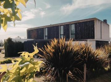 Casa · 280m² · 5 Ambientes · Casa en Arenas del Sur