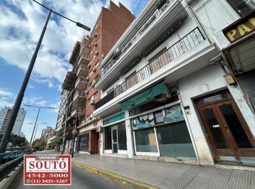 Departamento · 44m² · 3 Ambientes · 3 Ambientes 62 m². 1º Piso por Escalera a La Calle. Patio