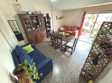Departamento · 44m² · 3 Ambientes · 3 Ambientes 62 m². 1º Piso por Escalera a La Calle. Patio